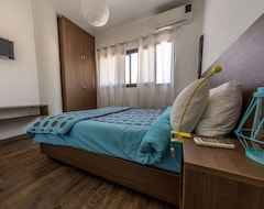 Otel 1 Bedroom Seafront Chalet At Gondola Marine Resort (Byblos, Lübnan)