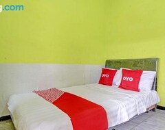 Hotelli OYO 92998 Wiludjeng Guesthouse (Sragen, Indonesia)