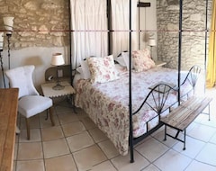 Hotel Mas Des Carassins (Saint-Remy-de-Provence, France)