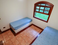 Tüm Ev/Apart Daire ChÁcara Cond Fech, Seg 24h, Churrasq, Piscina, Rural, Pomar, Mata AtlÂnt (Ibiúna, Brezilya)