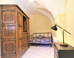 Hele huset/lejligheden Renovated 2 Bedrooms Fully Equipped Apartment With Terrace And Sea View (Costarainera, Italien)