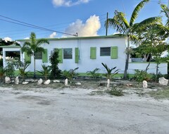 Toàn bộ căn nhà/căn hộ Secluded House On Private Beach (Sandy Ground Village, Lesser Antilles)