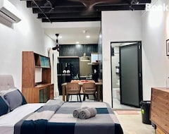Koko talo/asunto (new) Fettes Villa For 20pax @centralpenang/gurney (Georgetown, Malesia)