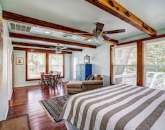 Casa/apartamento entero Peaches Retreat On The San Bernard River (Lake Jackson, EE. UU.)