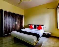 Khách sạn Collection O 64849 Dwarka Lodge (Lonavala, Ấn Độ)