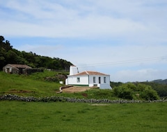 Koko talo/asunto Casa Do Almagre - Rural Tourism (Vila do Porto, Portugali)