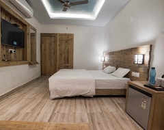 Hotel Hilll Top Swiss Cottage (Rishikesh, India)
