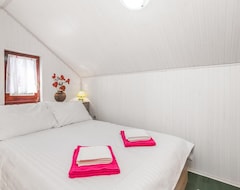 Toàn bộ căn nhà/căn hộ 3 Bedroom Accommodation In Bosiljevo (Bosiljevo, Croatia)