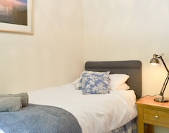 Toàn bộ căn nhà/căn hộ 5 Bedroom Accommodation In Colintraive, Near Dunoon (Colintraive, Vương quốc Anh)