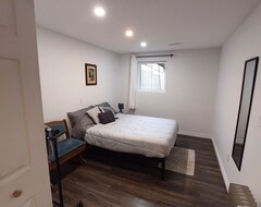 Toàn bộ căn nhà/căn hộ Stylish 2-bedroom Guest Unit For 4 People In Central Location, Affordable Rates (Guelph, Canada)