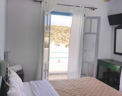 Hotel Angelos Rooms (Iraklia Island, Greece)