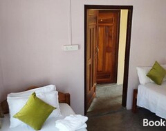 Khách sạn ANMETI TRAVELLERS INN (Cherrapunji, Ấn Độ)
