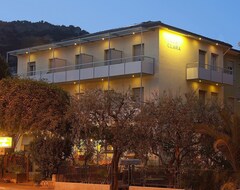 Khách sạn Villa Clara (Nago Torbole, Ý)
