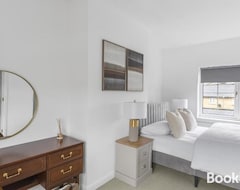 Casa/apartamento entero Luxurious 3 Bed House With Free Parking (Braintree, Reino Unido)