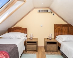 Koko talo/asunto 3 Bedroom Accommodation In Naglici (Brod Moravice, Kroatia)