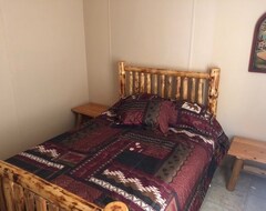 Entire House / Apartment Pet Friendly Reasonably Priced Mountaintop Cottage (Pyatt, USA)