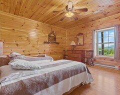 Hele huset/lejligheden The Black Bear Lodge: New Construction, Couples Specials, Stunning Views! (Stanley, USA)