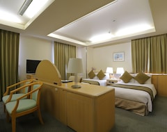 Khách sạn Surestay Plus Hotel By Best Western Shin-Osaka (Osaka, Nhật Bản)