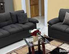 Entire House / Apartment Fully Furnished 3 Bedroom - Shaveh Apartment Rentals (Rose Hall, Guyana)