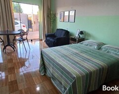 Entire House / Apartment Apartamento Estudio (Paranaíba, Brazil)