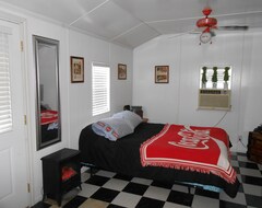 Casa/apartamento entero Cozy, Efficiency Cabin Between Fall Creek Falls And Burgess Falls! (Sparta, EE. UU.)