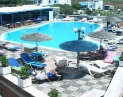 Khách sạn Kouklakis Villas (Perivolos, Hy Lạp)