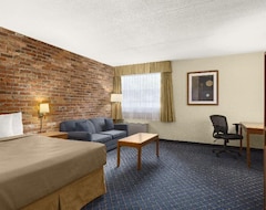 Hotel Travelodge by Wyndham Barrie (Barrie, Canada)