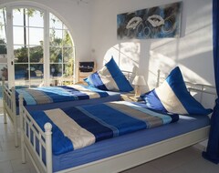 Hotel Exclusive Dream Villa In A Central Location With A Large Private Pool & Free Wifi (Dénia, Spain)