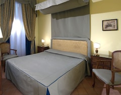 Hotel Chiaja de Charme (Nápoles, Italia)