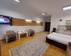 Otel Main Square Apartments & More (Brasov, Romanya)