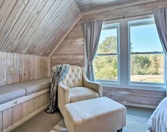 Toàn bộ căn nhà/căn hộ New! Unique Loft Cabin: Fire Pit & Fishing Access! (Bells, Hoa Kỳ)