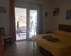 Cijela kuća/apartman House N 3 With Pool 200 M From The Sea, Villasimius, Sardinia (Villasimius, Italija)