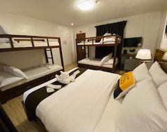 Resort/Odmaralište Standard Room (Iba, Filipini)