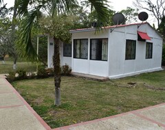 Toàn bộ căn nhà/căn hộ Alcaravan Cabin - Finca La Llanerita (Guamal, Colombia)