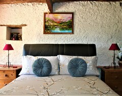 Cijela kuća/apartman Leraphael Is A Pretty Stone Cottage With Heated Pool And Holistic Therapies (Saint-Paul-Lizonne, Francuska)