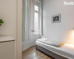Koko talo/asunto Central Grand Apartment With 5bedrm 2bathroom (Budapest, Unkari)