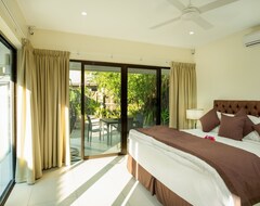 Hotel First Landing Beach Resort & Villas (Vuda, Fiji)