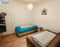 Hele huset/lejligheden City Apartment - 8 Bedrooms - 14 Beds - Fast Wifi - Kitchen (Paderborn, Tyskland)