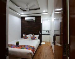 Hotel Om Stay Well (Indore, India)