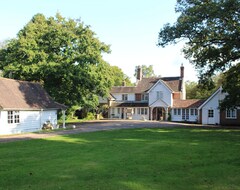Tüm Ev/Apart Daire Spacious Family Home In Beautiful And Tranquil Setting With Pool And (Ashford, Birleşik Krallık)