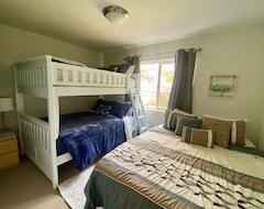 Toàn bộ căn nhà/căn hộ Beautiful Oceanview Home With 2 Decks In Tranquil Nedonna Area - Close To Town (Rockaway Beach, Hoa Kỳ)