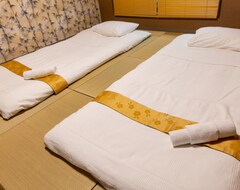 Hotel The Pagoda Experience (Kyoto, Japan)