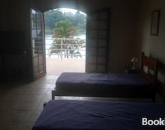 Entire House / Apartment Maravilhoso Sitio Na Beira Da Represa (Igaratá, Brazil)