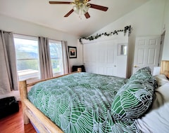 Toàn bộ căn nhà/căn hộ Mountain Terrace Retreat With Hot Tub On 8 Acres (Ahwahnee, Hoa Kỳ)