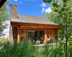 Toàn bộ căn nhà/căn hộ Colter Cabin - Classic Log Cabin with Big Ranch View (Tetonia, Hoa Kỳ)