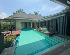 Hotel Ibiscus Villa By Jetta (Playa Rawai, Tailandia)