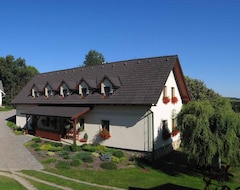 Toàn bộ căn nhà/căn hộ Holiday Home With Large Lounge Near Adrspach Rocks (Police nad Metují, Cộng hòa Séc)