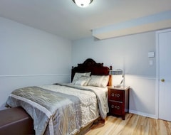 Hele huset/lejligheden Private 5 Star Apartment - Come Feel The Magic ! (Châteauguay, Canada)