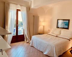 Khách sạn Agapanto Luxury Accommodation (Ischia, Ý)