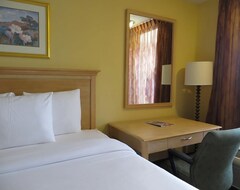 Hotel Universal Getaway! Comfy Unit, Pool, Breakfast, Shuttle, Parking (Orlando, USA)